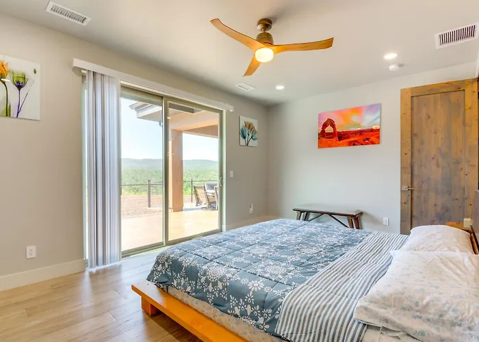 Holiday home Mtn-view Retreat W/ Game In Prescott!